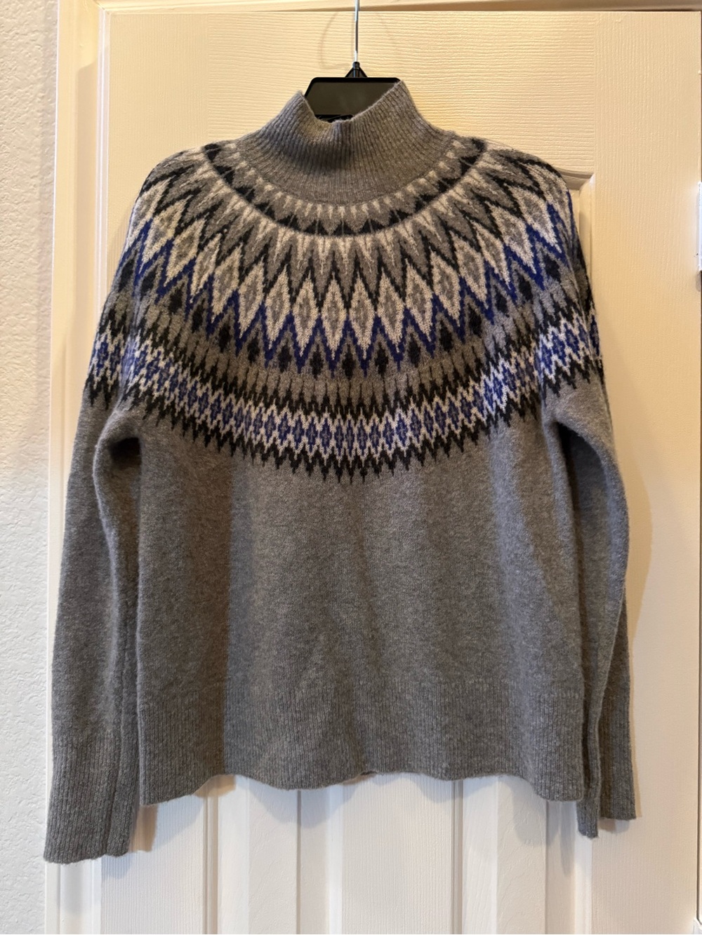 Vineyard Vines Gray Fair Isle Turtleneck Sweater with Blue Accents
